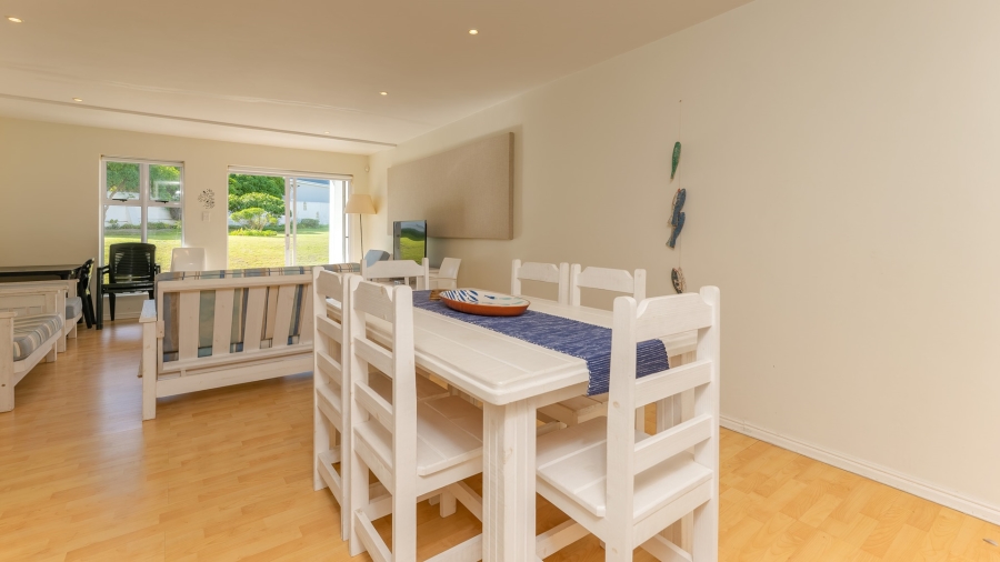 To Let 3 Bedroom Property for Rent in Struisbaai Western Cape